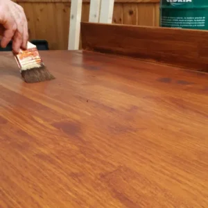 Diferencias entre los tipos de Barniz para Restaurar Muebles de Madera